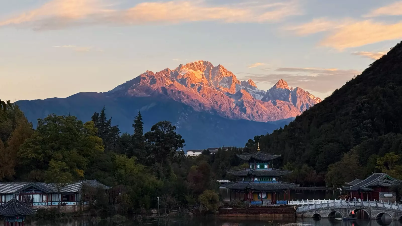 丽江雪山